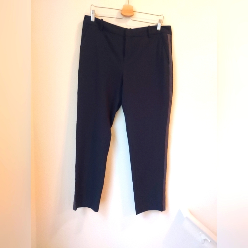Woman's Calvin Klein Cropped Dress Pants Size 12